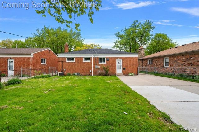 23344 Brookdale Boulevard, St. Clair Shores, MI 48082