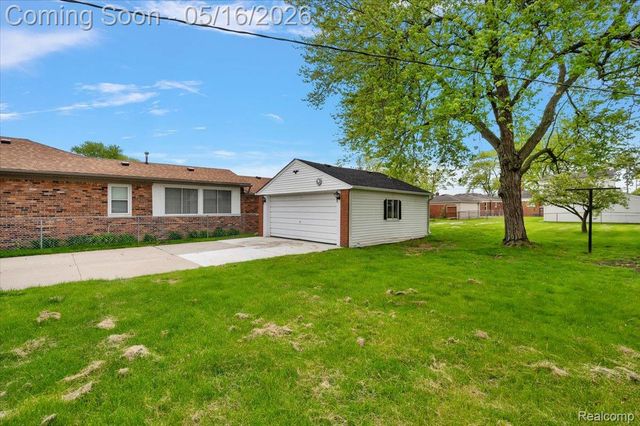 23344 Brookdale Boulevard, St. Clair Shores, MI 48082