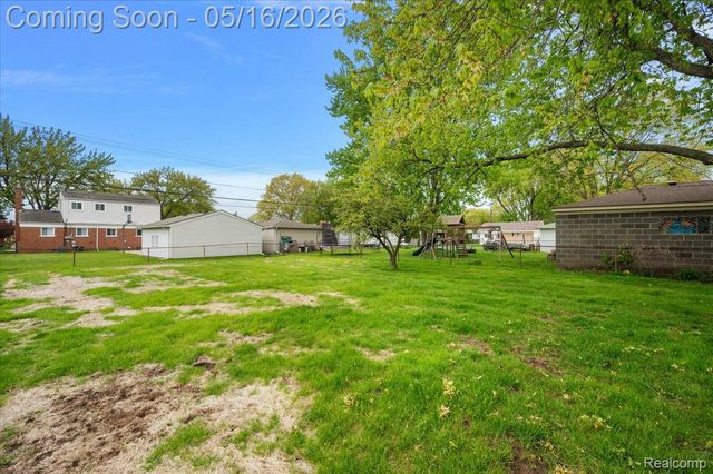 23344 Brookdale Boulevard, St. Clair Shores, MI 48082