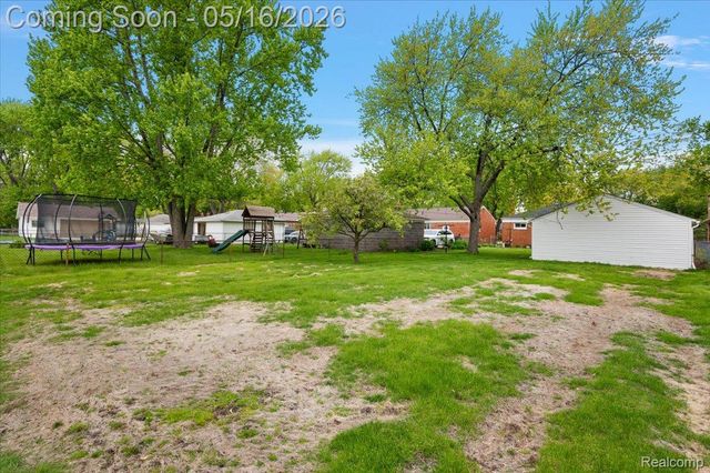 23344 Brookdale Boulevard, St. Clair Shores, MI 48082