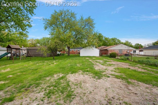 23344 Brookdale Boulevard, St. Clair Shores, MI 48082
