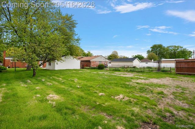 23344 Brookdale Boulevard, St. Clair Shores, MI 48082