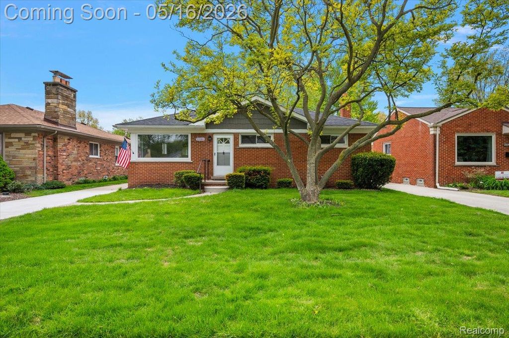 23344 Brookdale Boulevard, St. Clair Shores, MI 48082