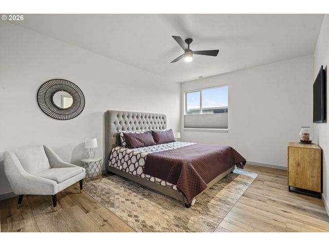 143 SHELTON MCMURPHEY Blvd, Eugene, OR 97401