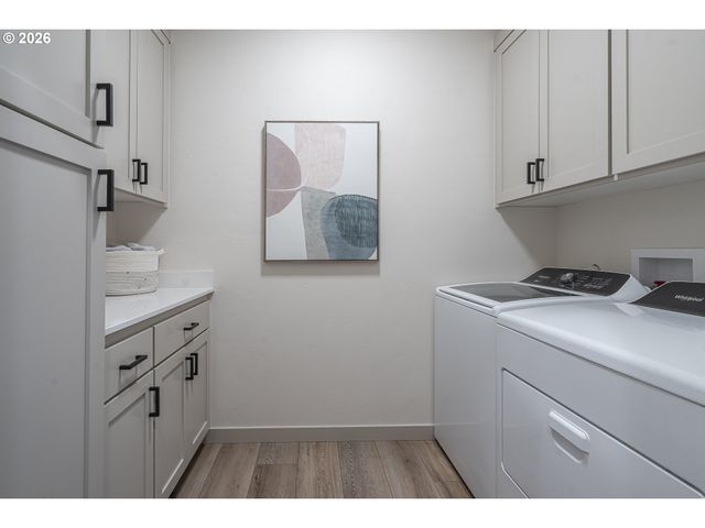 143 SHELTON MCMURPHEY Blvd, Eugene, OR 97401