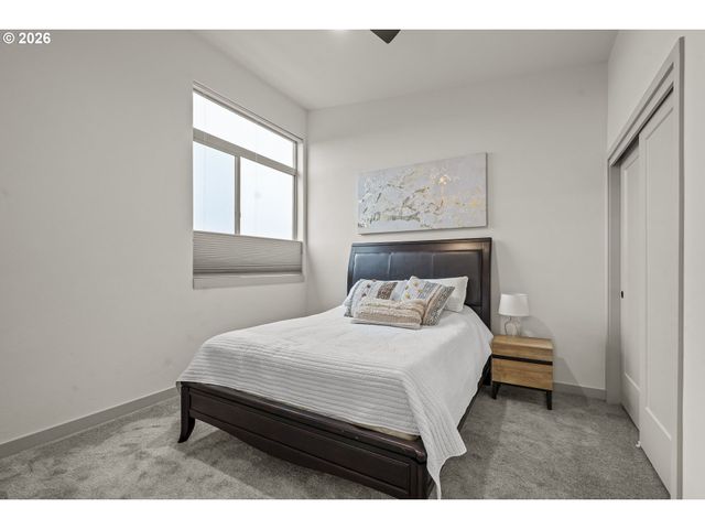 143 SHELTON MCMURPHEY Blvd, Eugene, OR 97401