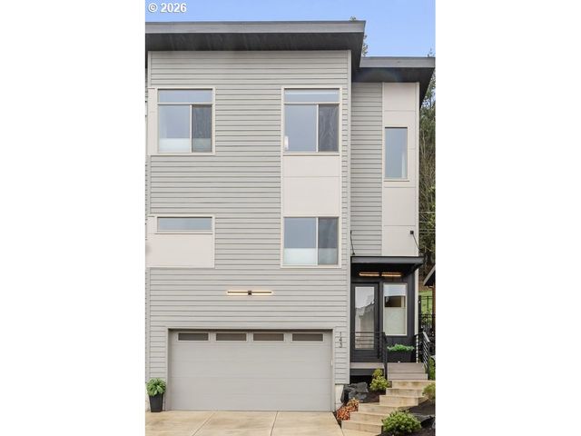 143 SHELTON MCMURPHEY Blvd, Eugene, OR 97401