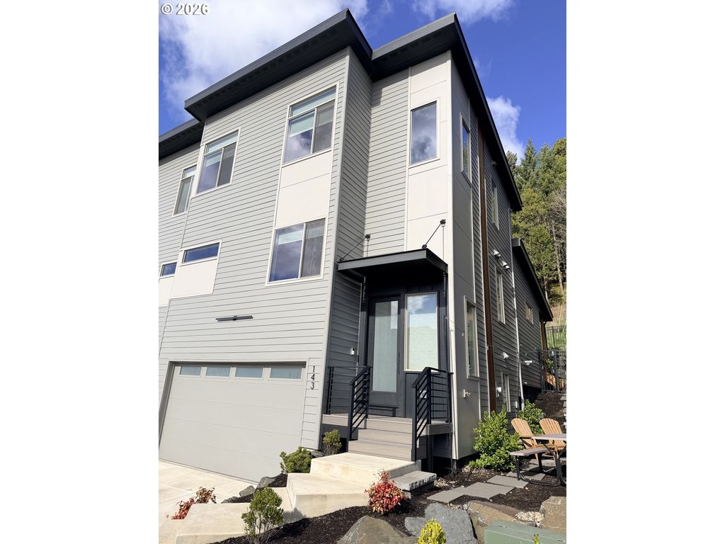 143 SHELTON MCMURPHEY Blvd, Eugene, OR 97401