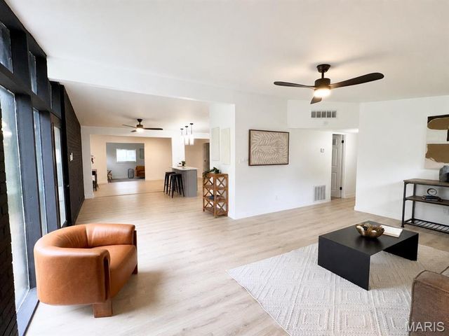 8408 Buckthorn Drive, Berkeley, MO 63134