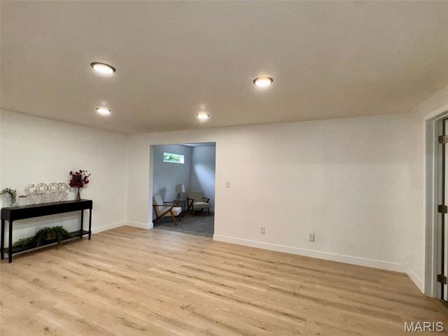 8408 Buckthorn Drive, Berkeley, MO 63134