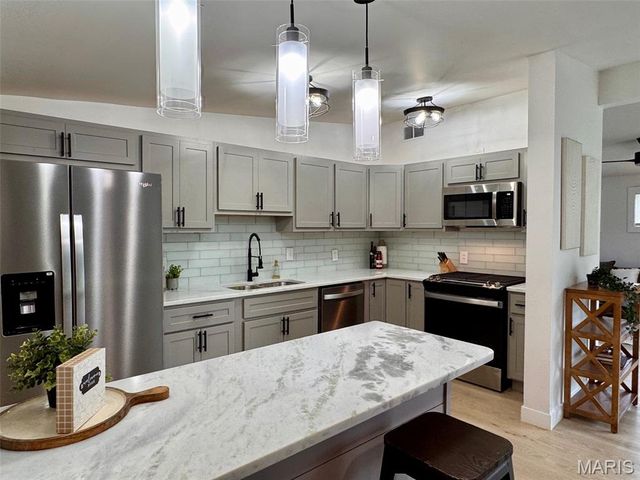 8408 Buckthorn Drive, Berkeley, MO 63134