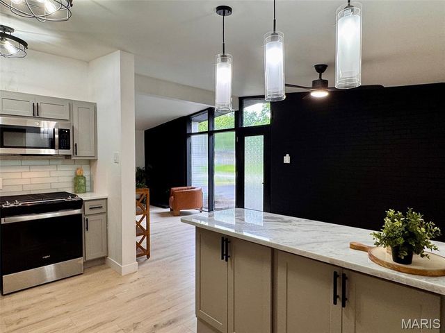 8408 Buckthorn Drive, Berkeley, MO 63134