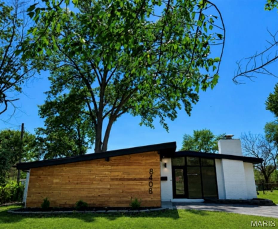 8408 Buckthorn Drive, Berkeley, MO 63134