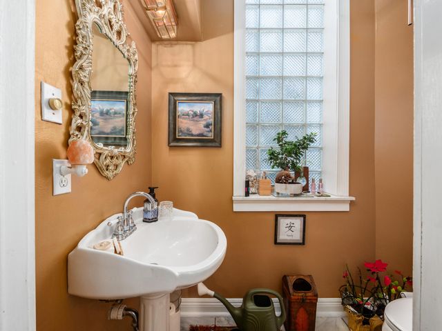 230 N 17th Street, Columbus, OH 43203