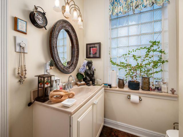 230 N 17th Street, Columbus, OH 43203