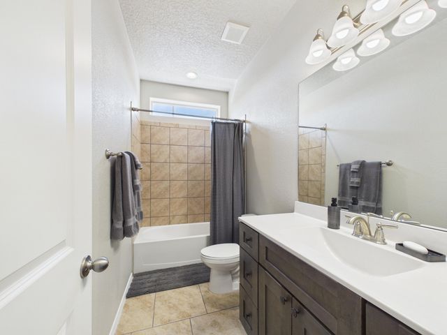 3300 Vatapa Road NE, Rio Rancho, NM 87144