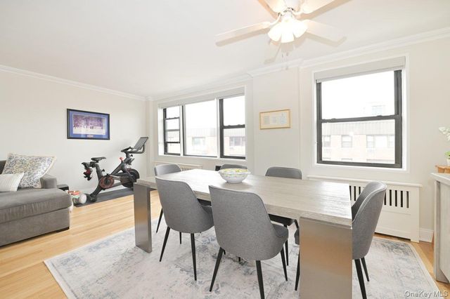 5 Birchwood Court 5J, Mineola, NY 11501