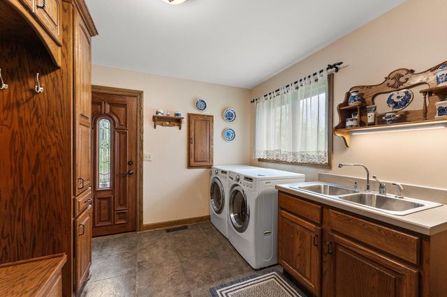 5788 E 105th Place, Crown Point, IN 46307