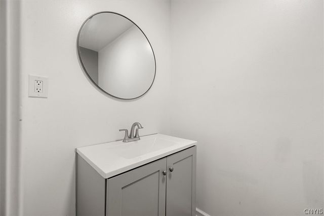 3223 W Seneca Tpke, Marcellus, NY 13215