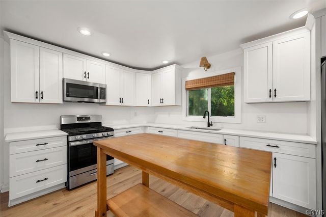 3223 W Seneca Tpke, Marcellus, NY 13215
