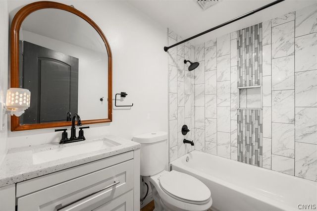 3223 W Seneca Tpke, Marcellus, NY 13215