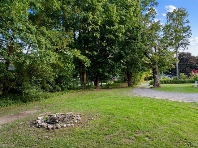 3223 W Seneca Tpke, Marcellus, NY 13215