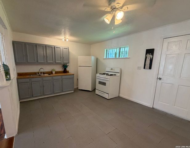 122 Waugh, San Antonio, TX 78223