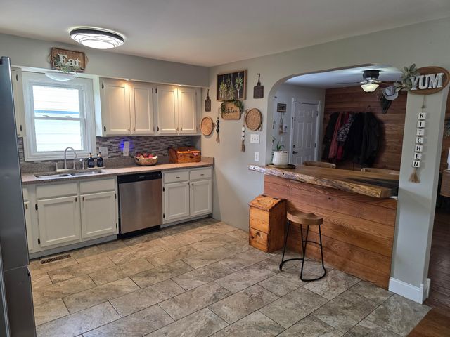 617 Hensley Road, East Bernstadt, KY 40729