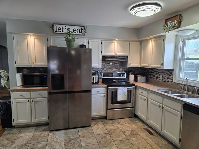 617 Hensley Road, East Bernstadt, KY 40729
