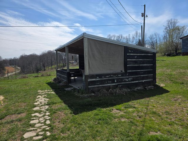 617 Hensley Road, East Bernstadt, KY 40729