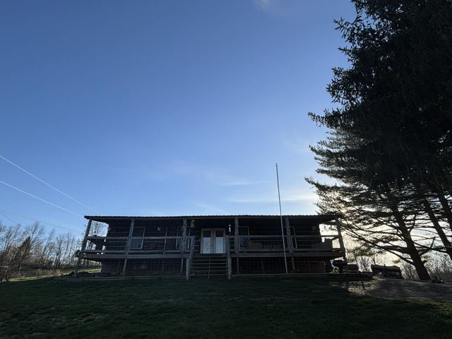 617 Hensley Road, East Bernstadt, KY 40729
