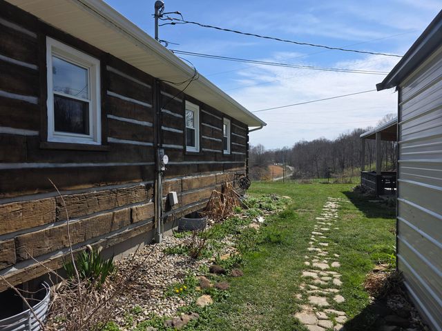 617 Hensley Road, East Bernstadt, KY 40729