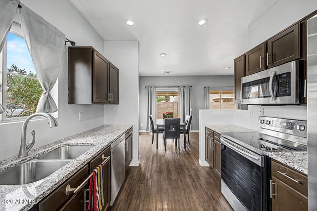 2562 E RIVIERA Drive, Chandler, AZ 85249