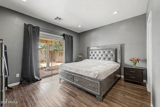 2562 E RIVIERA Drive, Chandler, AZ 85249