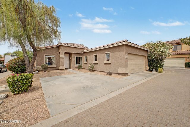 2562 E RIVIERA Drive, Chandler, AZ 85249
