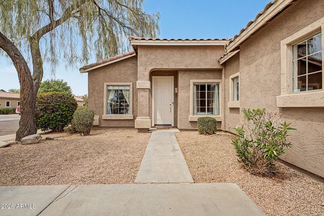 2562 E RIVIERA Drive, Chandler, AZ 85249