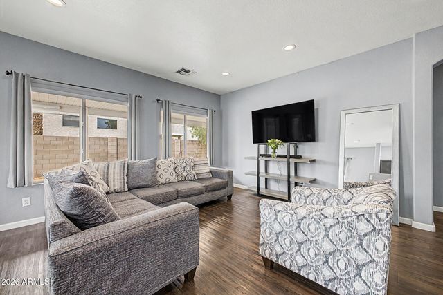 2562 E RIVIERA Drive, Chandler, AZ 85249