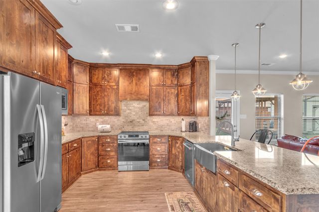 129 Oak Springs Loop, Mabank, TX 75147