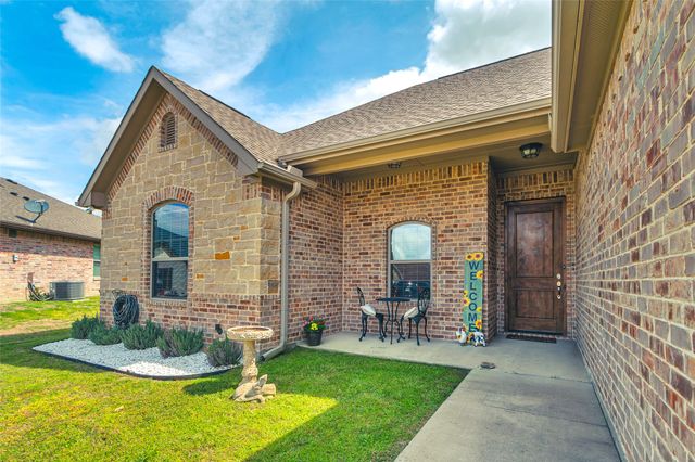 129 Oak Springs Loop, Mabank, TX 75147