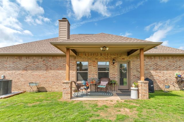 129 Oak Springs Loop, Mabank, TX 75147