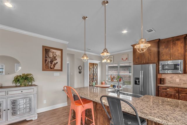 129 Oak Springs Loop, Mabank, TX 75147