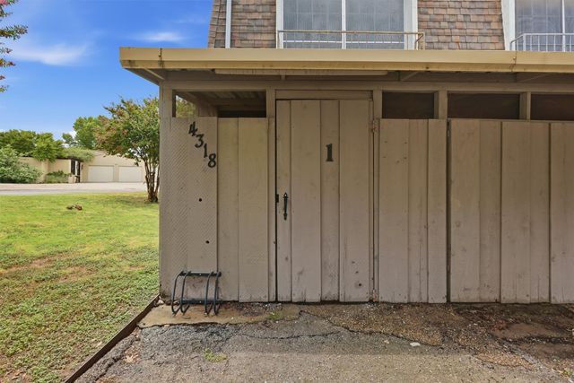 4318 Overlook Court, Granbury, TX 76049