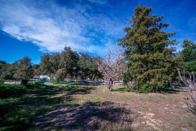 2570 Live Oaks Trl, Boulevard, CA 91905