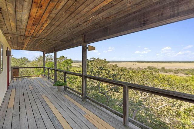 212 Comanche CP, Kyle, TX 78640