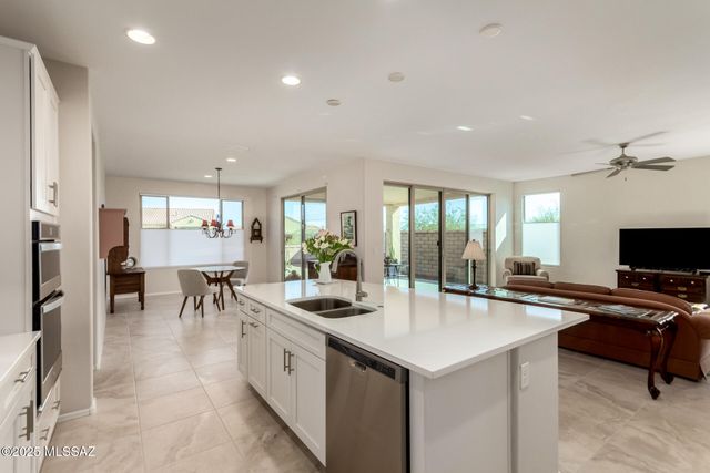 7033 W Deer Creek Trail, Marana, AZ 85658