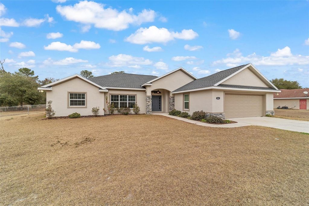 Image 2 of property listing at 9343 SE 108TH PLACE, Belleview, FL 34420
