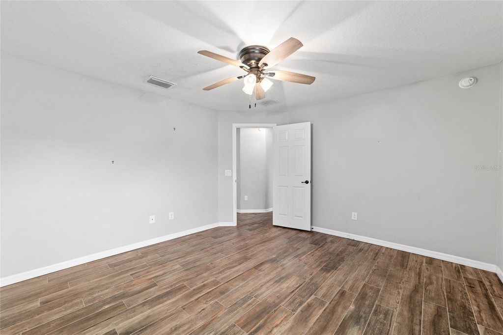 Image 23 of property listing at 9343 SE 108TH PLACE, Belleview, FL 34420