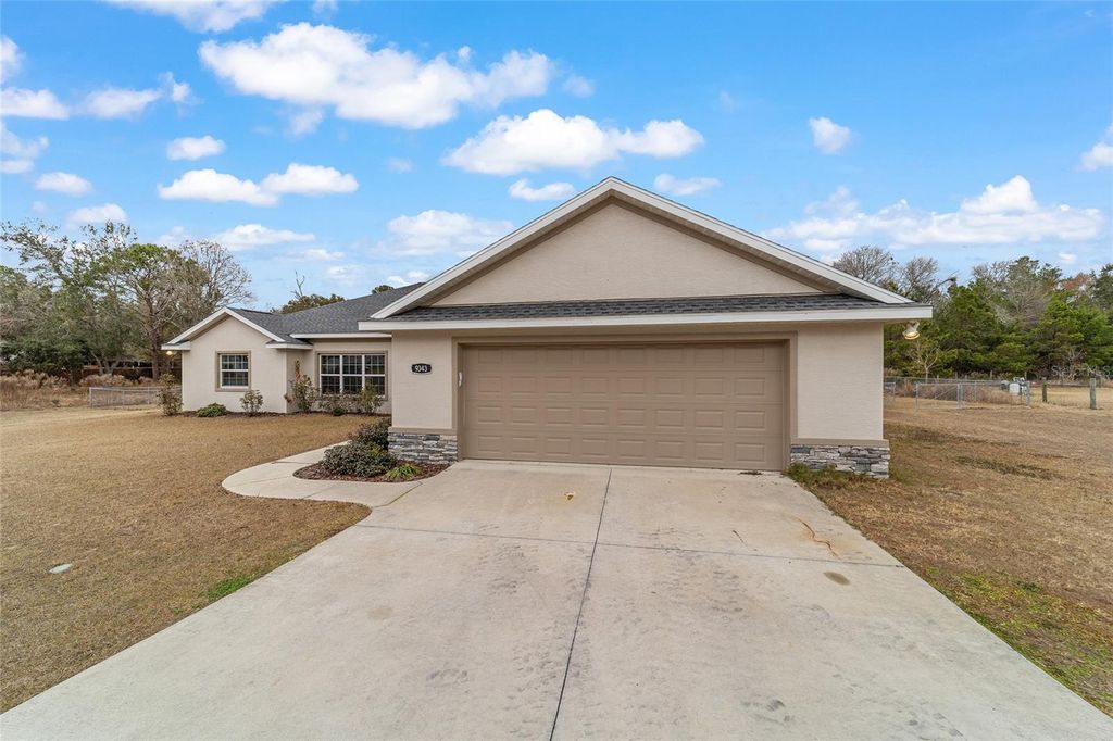 Image 34 of property listing at 9343 SE 108TH PLACE, Belleview, FL 34420