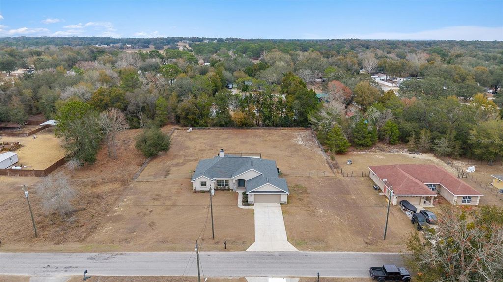 Image 6 of property listing at 9343 SE 108TH PLACE, Belleview, FL 34420