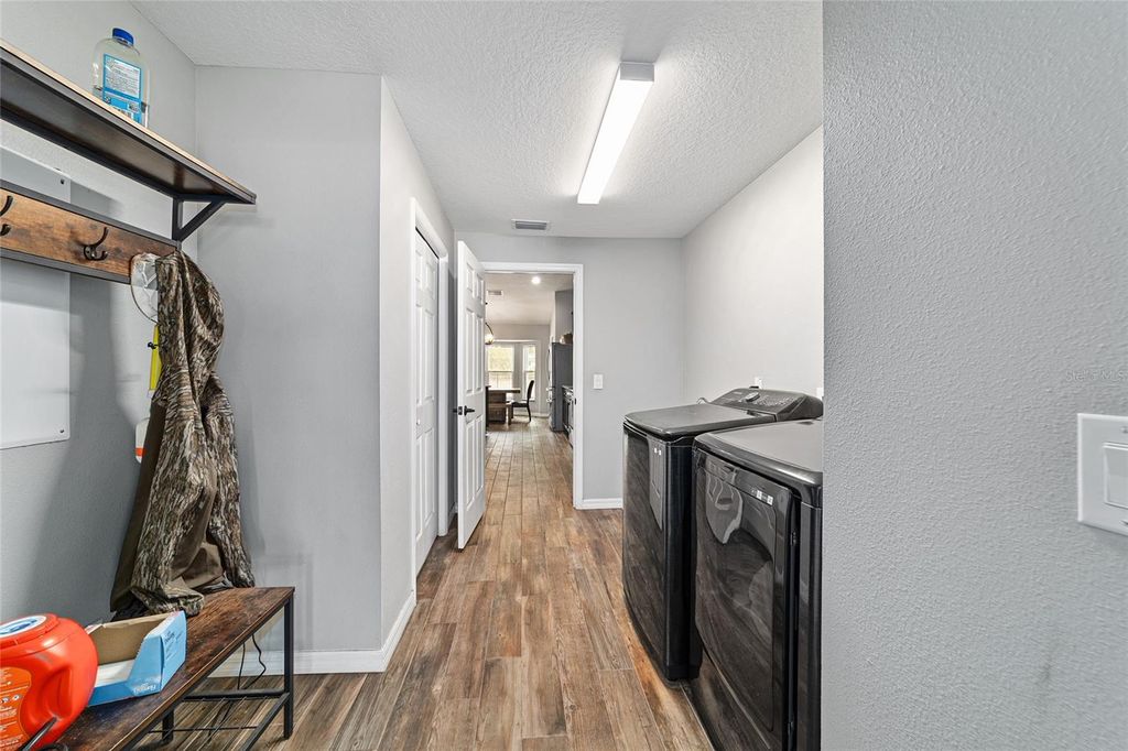 Image 85 of property listing at 9343 SE 108TH PLACE, Belleview, FL 34420